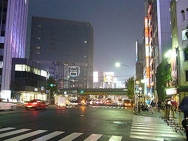 Yurakucho_01univ.jpg